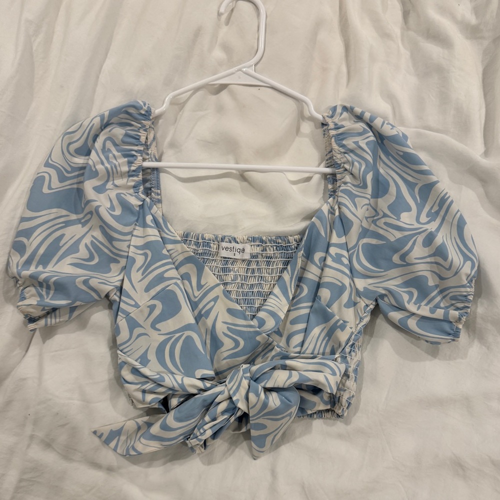 Vestique Top